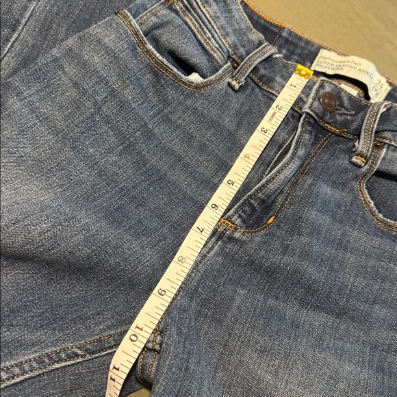 Abercrombie & Fitch Dark Blue Ankle Jeans - Picture 6 of 9
